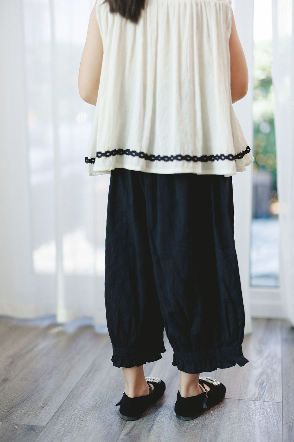Ruffle Hem Lantern Pants