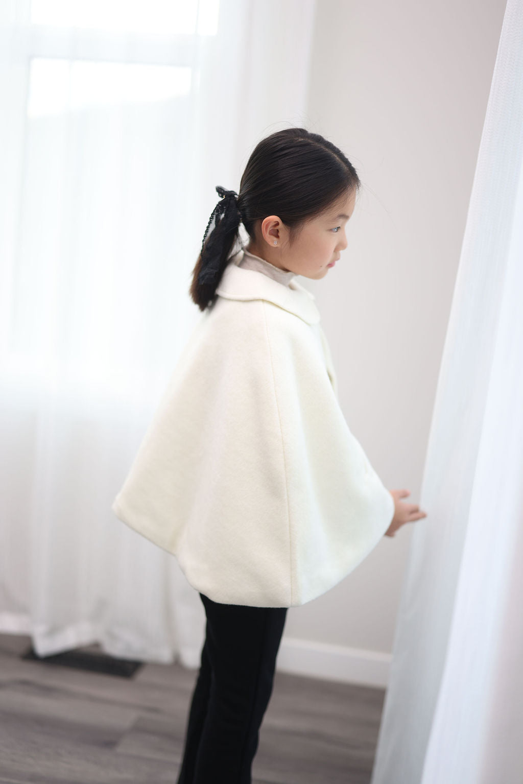 Snowy Charm Cape