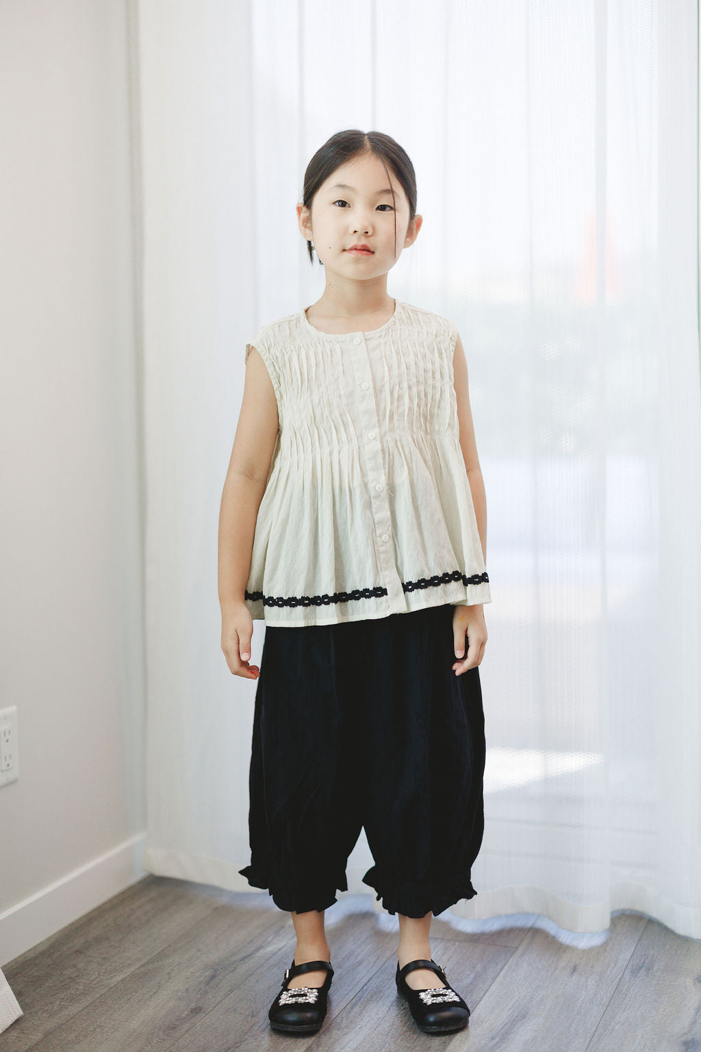 Ruffle Hem Lantern Pants