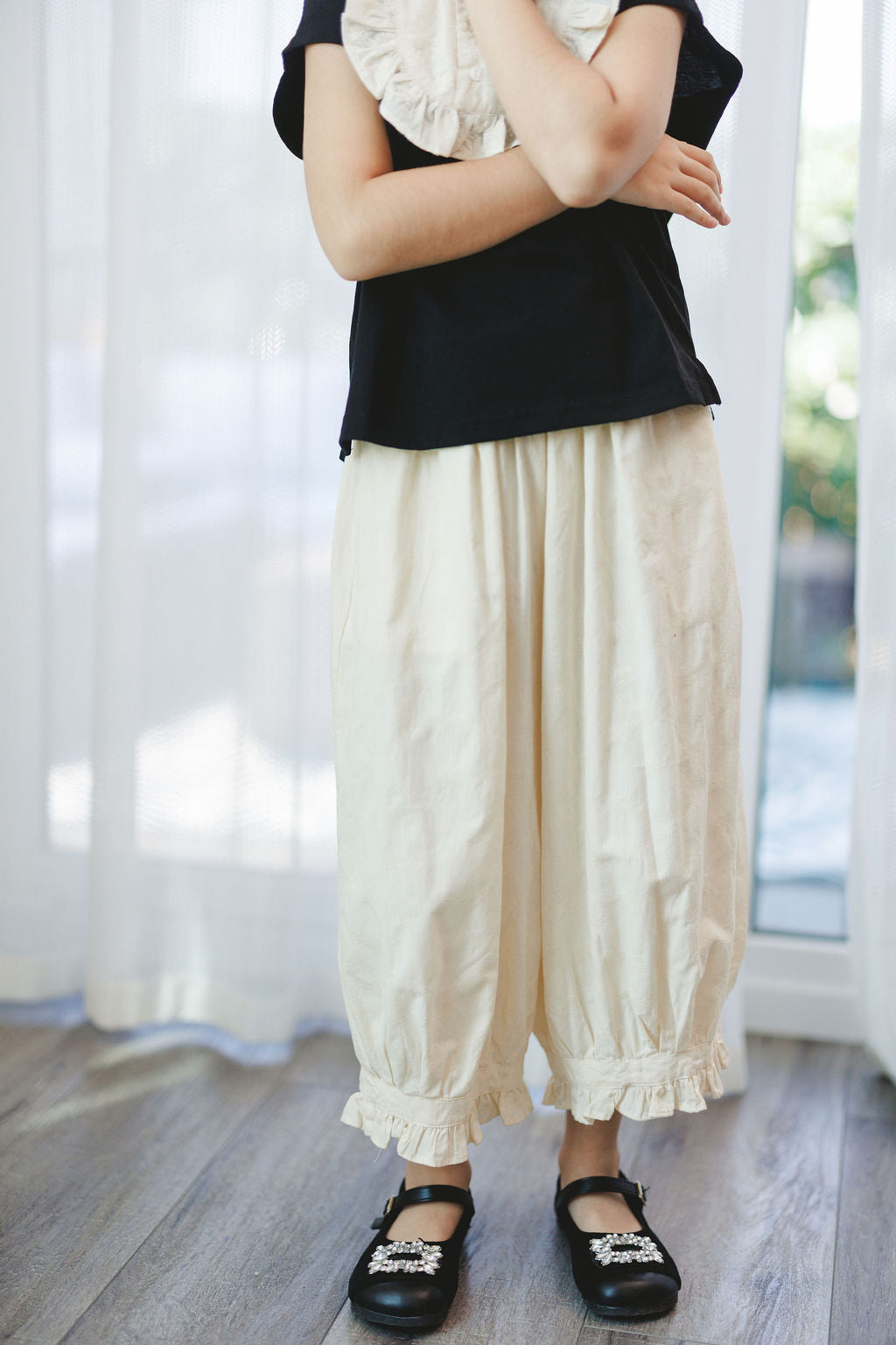 Ruffle Hem Lantern Pants