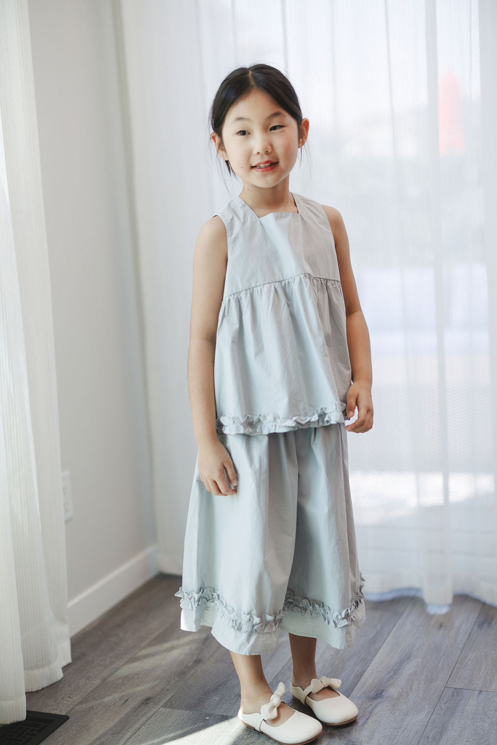 Lily Breeze