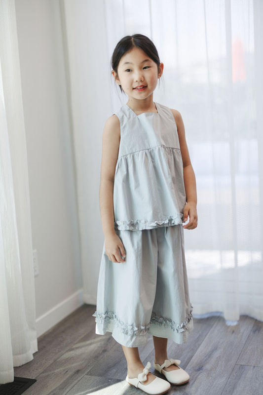 Lily Breeze