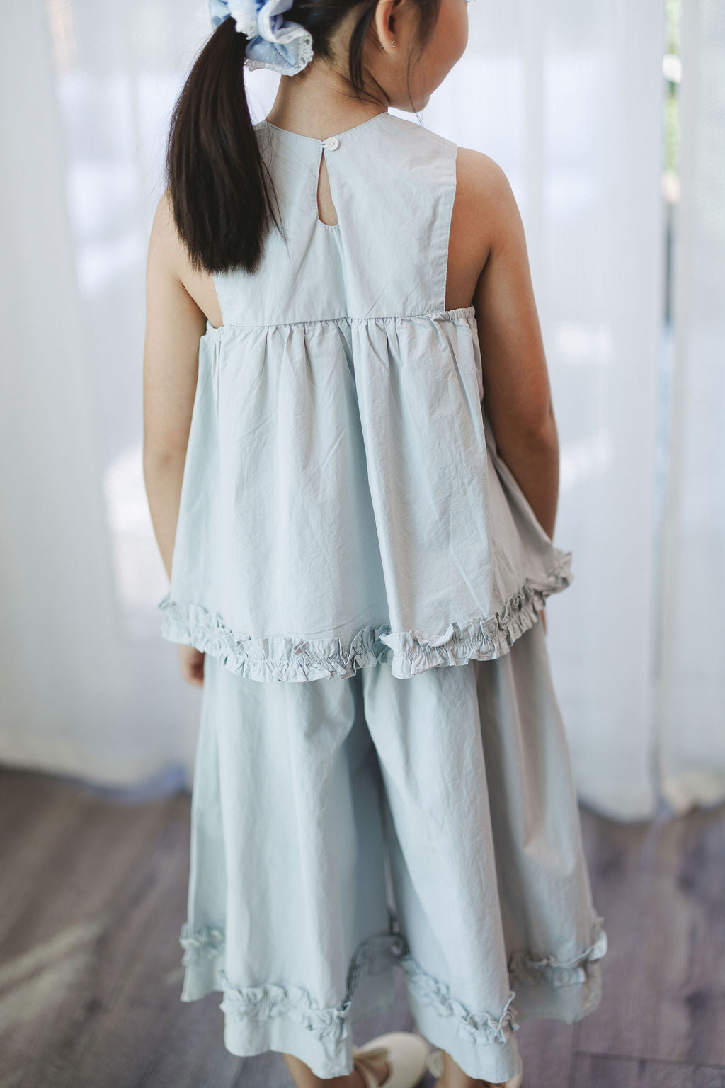 Lily Breeze